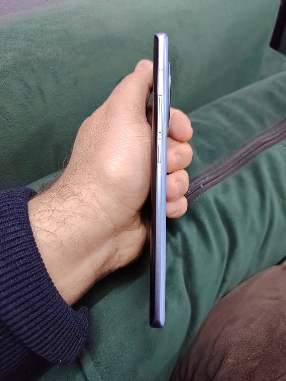 السلام عليكم جهاز فيفوx90 جهاز فوول الفوول معالج عملاق دايمنستي 9200 بالبوبجي 120فريم  ذاكره 256 رام 12+12 بالشحن فوول مايصرف الجهاز شخط مابي ماعده عدسة الكامره مكسوره  للبيع او للمراوس


**إذا كنت صاحب هذا الإعلان وتريد حذفه لأي سبب، رجاءا أرسل رسالة إلى الدعم الفني**