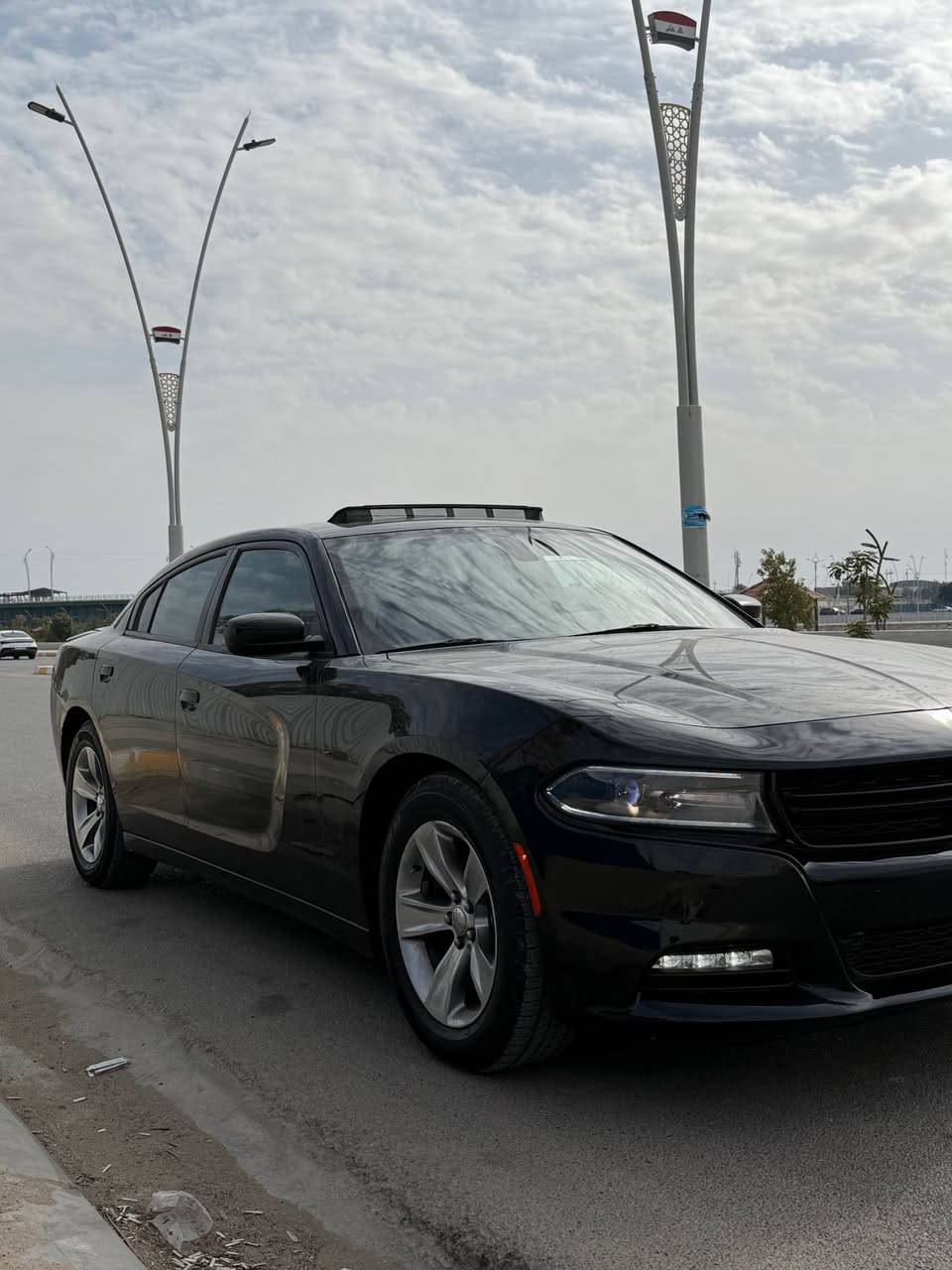 السلام عليكم جارجر موديل 2017 اصل رقم اربيل تحويل مباشر سياره وارد كندي بدون حادث مواصفات sxt بلاص 
سياره جاهزه تخم تاير حداديه مكينه كير كله كفاله 
مواصفات سياره 
كسنات كهرباء 
فتحه سقف 
ويل كب 18 
كشنات تدفئه 
كشافات زنون 
مكان السياره ناصريه مركز 
رقم الهاتف *********** ناصرية, ذي قار
