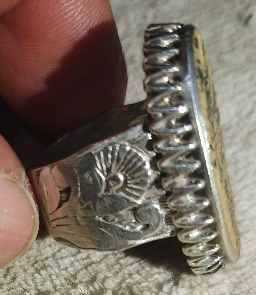 يماني شجري قديم خام صياغه قديمه البيع


**إذا كنت صاحب هذا الإعلان وتريد حذفه لأي سبب، رجاءا أرسل رسالة إلى الدعم الفني**