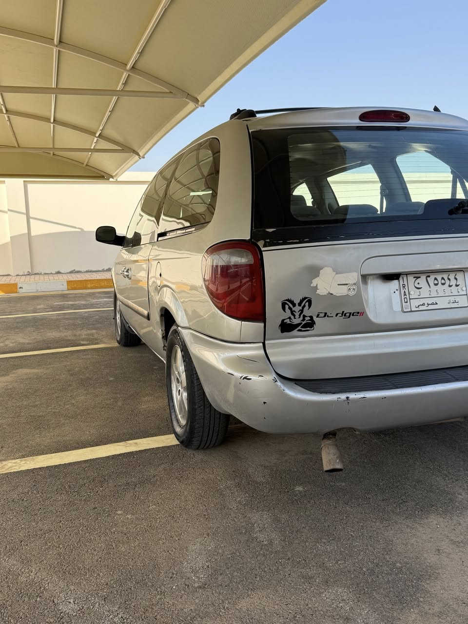 دوج كرفان 2007 طويله
كلين بدون حادث
نظافه الغرفه ١٠٠٪؜ 
تبريد ثلالث قطع شغال ثلج❄️
شاشه اندرويد + كامره
محرك 3.300 طويله
ابواب كهرباء 
كشن سايق كهرباء
تحكم ستيرن جهتين
تحكم مرايات كهرباء
تخم تاير جديد كوري
منظومه بانزين جديده كامله
قاعده فيت بم جديده 
السياره مال بيت جنيه مجهزه من كلشي على الاخر كلشي بيها مضبط عيبها الوحيد الخارج بيها طخات بسيطه وشخوط مثل ما موضح بالصور وصورها الي بامريكا مرفقه وي الصور
كير ومحرك ضمان
السعر 80 وبيها مجال للشراي والجناي 
سنويه جديده باسمي تحويل ثاني يوم
المكان بغداد حي الجامعه 
***********
