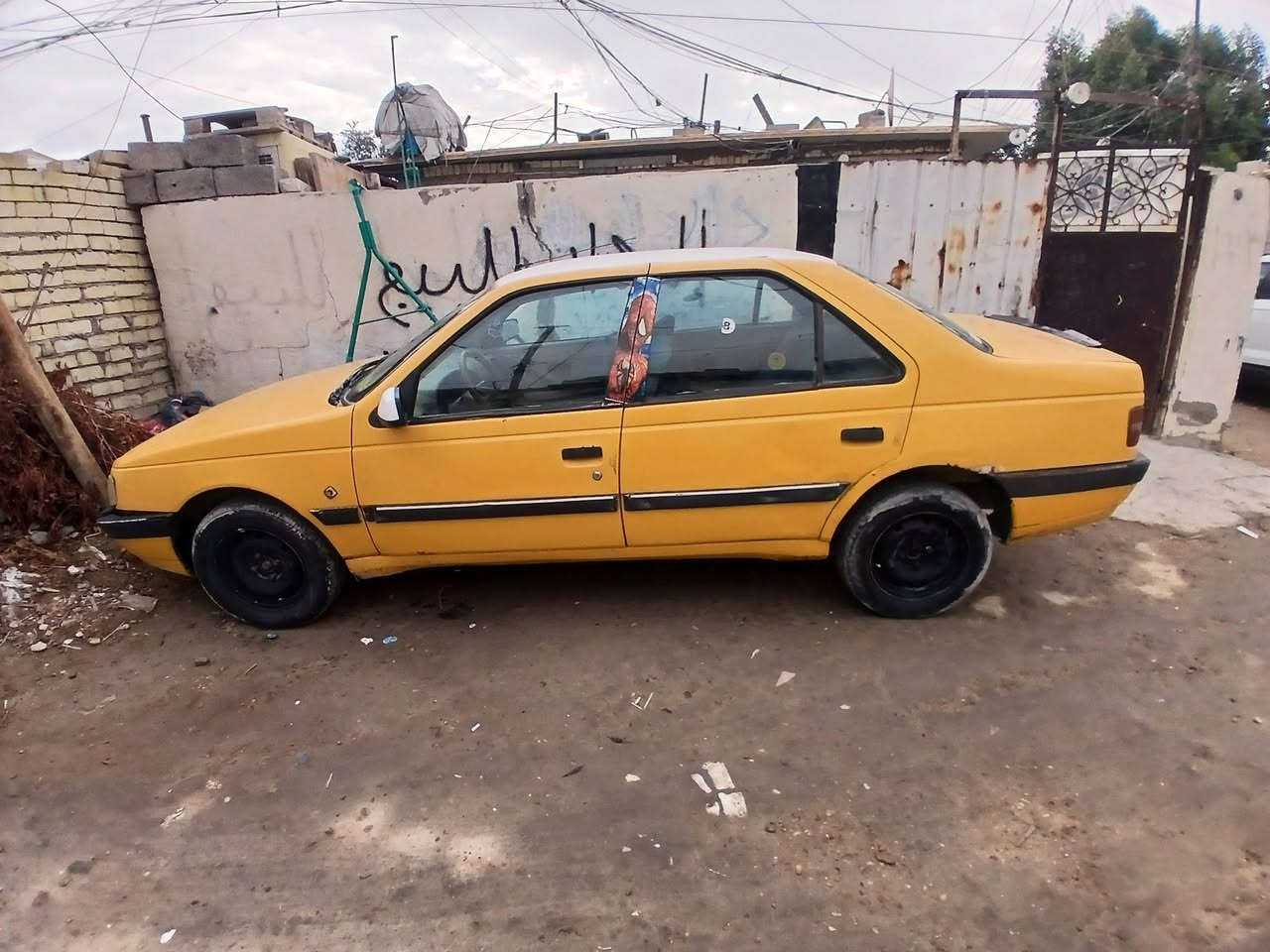 السلام عليكم بيجو ٤٠٥ جلكس رقم انكليزي بغداد مصفره هيئه وغرامات محور كورلا سياره بحالة جيده يحتاجله حداديه واذن محرك تحويل مباشر ماكو مكاتبه عاديه عقد مروري 30وبيه مجال مكاني بغداد 
***********
