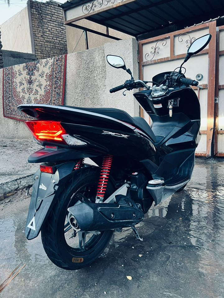 السلام عليكم دراجة PCX ماشيه ٢٣
السعر 15 ورقة 

مكاني بغداد حي العامل. او اليرموك

***********
