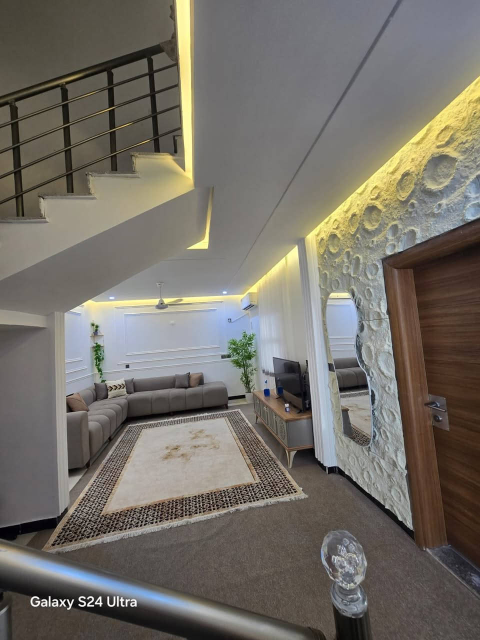 🌹✅(الهم صل على محمد وال محمد)✅🌹

꧁꧂مكتب الكلابي  للعقار ꧁꧂         .         

🟢#عندك_عقار_وتريد_تعرضه_دزه_النا_ولاتشيل_هم🟢

          🟠🟠#عنوان_التميز_والثقه_والابداع🟠🟠

    

 ✅🔰الدار للبيع طابقين في مجمع الأميرات 2🔰✅

🚧🏠المساحه(250 متر موقع مميز قرب بوابة الدخول🏠🚧

سند📄 حر  يباع نقد💰 مع الاثاث   

السياج رافعه ومسويه سحبات 

الباب مغيره مسويه كلاسك

الطارمه مطبكها بورسلين

سقيفه كي سبان
 
حديقه خارجيه و2داخليات

مخزن وره البيت سندوش

الاستقبال جبسون بورد وسحبات

الصاله جبسون بورد وسحبات وديكروات 
البيتونه سحبات 

الكهربائيات رافعهن من الارض ومغيرهن

يحتوي على ثلاث غرف نوم 🛌 

الاثاث الموجود
تخم ستقبال 
تخم صاله
كاونتر حار وبارد 
غرفة نوم تركيه
4سبالت 
غسالة صحون
جرابي نوم اطفال عدد 4
فلتر ماء كبير مخزن سندوش 

👈السعر 240 مليون 💵

للإستفسار أكثر يرجى التواصل على الرقم الموجود 

 🟢تابع الحساب لتصل لكم كافه المنشورات 🟢

  ☎️*********** علي الكلابي وأت ساب

 

              نستقبل عروضكم على مدار 24⏰ الساعه
