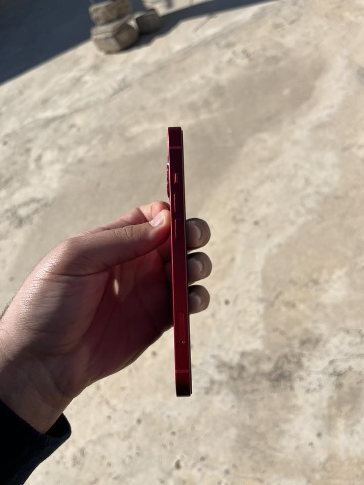 ايفون13عادي128تك بطاريه80تك سيم نضيف السعر410بي مجال قليل***********وتساب
