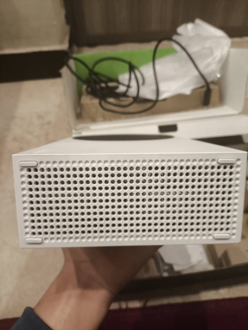 اكس بوكس سيريس اس 512G للبيع جهاز نضيف كلش كامل ملحقات+ بطاريات و حساب كامل بيه خير الله العاب شراء دائم مو كيم باس ملاحضه/ جوستك الكير بيه درفت.السعر 350 الف قفل مكاني بغداد للاستفسار ***********
