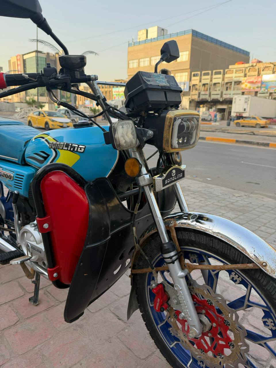 السلام عليكم دراجه 5كير الدراجه خير من الله شغل وطلع من البيت للشغل بيه ملاحضات بسيطه الدراجه موديل 24
العنوان حي اور سبع قصور الرقم فقط اتصال ***********
