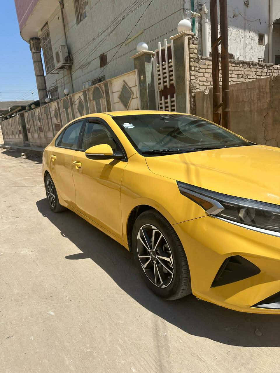 السلام عليكم ورحمه الله وبركاته فورتي موديل 22 للبيع سياره بها حاله غرق بها طخطخات بسيطه ترقم خصوصي سعر مناسب الاستفسار عل رقم ‭0772 816 0583‬
