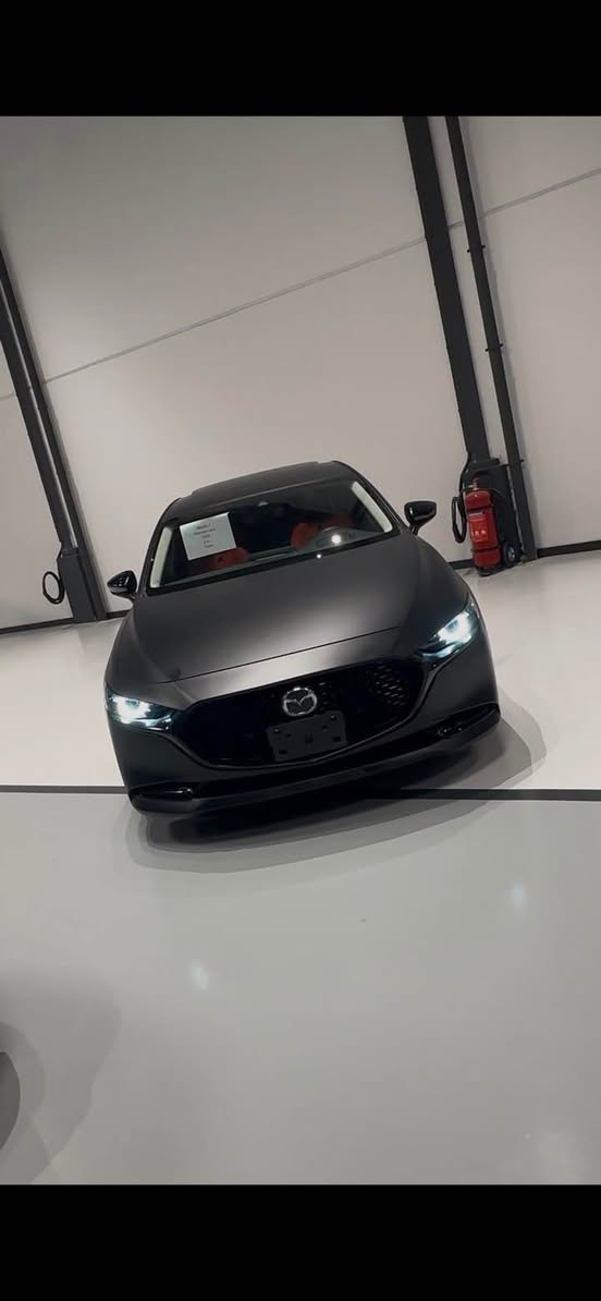 Mazda 3 premium 2.5 torbo All wheel drive  model 2022
 
‎مەکینە ٢.٥ تۆربۆ ٢٥٠ هۆرس پاوەر

مازدا محرك ٢.٥ تيربو 

‎سلاید  
‎لایت ئەڵقە 
‎شەفتی سەر سوکان
‎چوار جام فول ئۆتۆ
‎داتاشۆ
‎مکەبەرەی بۆس١٢ دانە 
‎کوشن هیتەر
‎سوکان هیتەر
‎کوشن خەزن 
‎ڕادار ئۆتۆ ستۆپ 
‎ڕاداری خەتی جادە 
‎ڕاداری ناو چەی کوێر 
‎فلچەی جام قەترە 
‎چوار جام فول ئۆتۆ
‎ئۆتۆ هۆڵد 
‎حاسە
‎برێک بەسمە
‎بەسمە 
‎دەرگا بەسمە 
‎لایت فول لید 
‎لایت ئۆتۆ
‎فڵچە ئۆتۆ لەگەڵ باران خێراو خاو ئەبێتەوە
‎دەرگا ئۆتۆ  واتا بۆ خۆی دایدەخات 
‎لایت دواوە فول لید
‎کوشن جڵد
‎کامێرا
‎ویل گەورە 
‎ویلی بیلادی ڕەش قەتران
‎تەبرید دوو بەش
‎کار پلەی 
‎ئەندرۆید پلەی

‎زۆر مواسەفاتی تر 

سەیارەکە ڕەقەمە هەموو شتێکی جائیزە تەنیا چەمەلەخی دوای سەکن بۆیاخە ئێرباگ بەس شان ١٨ هەزار میل ڕۆشتوە 
لەزگەی مات کراوە زەمانی ٤ ساڵی ماوە سەیارەکە هەمووشتێکی بەشەرتە 

0770 111 3032
***********

Mazda 3 
Premium

‎حجم المحرك : 2.5L ( 4,سلندر )

‎المواصفات : Premium

‎فول فول مواصفات 1/1

‎توربو
‎داتاشو
‎دةبل اكسل : AWD
‎فتحة سقف ( سلاید )
‎كيج الكتروني 
‎ بصمة ابواب 
‎بصمة تشغيل 
‎بريك بصمة
‎شاشة دشبول ديجيتال
‎اوتو ستارت Auto Start
‎اوتو ستوب Auto Stop‎
‎رادار امامي (تحديد مسار)
‎رادار جانبي  (نقاط عمياء)
‎رادار خلفي (التحذير من الاصطدام)
‎حساسات امامي
‎حساسات جانبي 
‎حساسات خلفي 
‎نظام : NORMAL
‎نظام : SPORT
‎سماعات BOSE
‎كشنات جلد
‎كشنات كهربائي
‎كشنات هيتر
‎تحكم استيرن
‎استيرن هيتر
‎تبريد لمس
‎تبريد مركزي
‎لايتات LED عدسة زينون بيلادي
‎بكلايتات LED بيلادي

‎وبعد هواية مواصفات…

‎الکیر محرك کهربایی کلە بشرط 

‎مکانە سلیمانیة السليمانية, العراق
