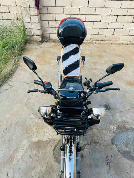 السلام عليكم
موطور سونيك للبيع
منفيس موجود ابو الباركود  
موديل 2025
ما تحط عليه اي شي 
كهربائيات كله شغاله 
تشغيل عن بعد 
ما مفتوح شرط 
السعر 825 الف وبيه مجال بسيط
الرقم ***********
(ملاحظة: غير متواجد على الفيس يعني اذا تراسلني ما اجاوبك اتصل واشلع اعيوني)
