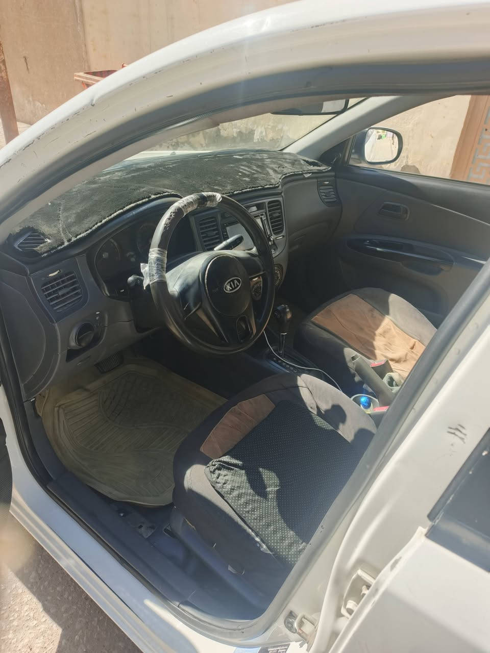 كيا ريو 11 سياره رقم وهزه جديد بيه 3قطع سياره جاهزه تبريد وتخم تاير حداديه كله جديد سعر 85مكان نجف حي القدس حرفين ***********
