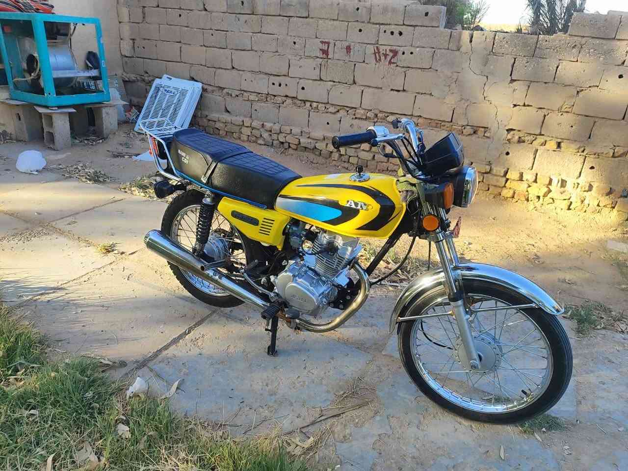 سلام عليكم شباب دراجه موديل 25وراق سكنر دراجه مكفوله كفاله عامه وسعره ب800وبيه مجال وشراي يشلع عليوني مكان دوانيه سدير ***********
