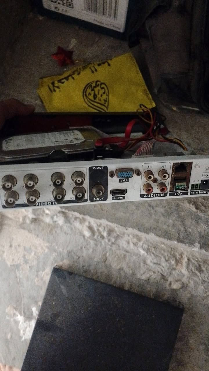 عندي ديفي ار ٨ خطوط سامسونج السعر ٥٠ الف رقمي ***********
