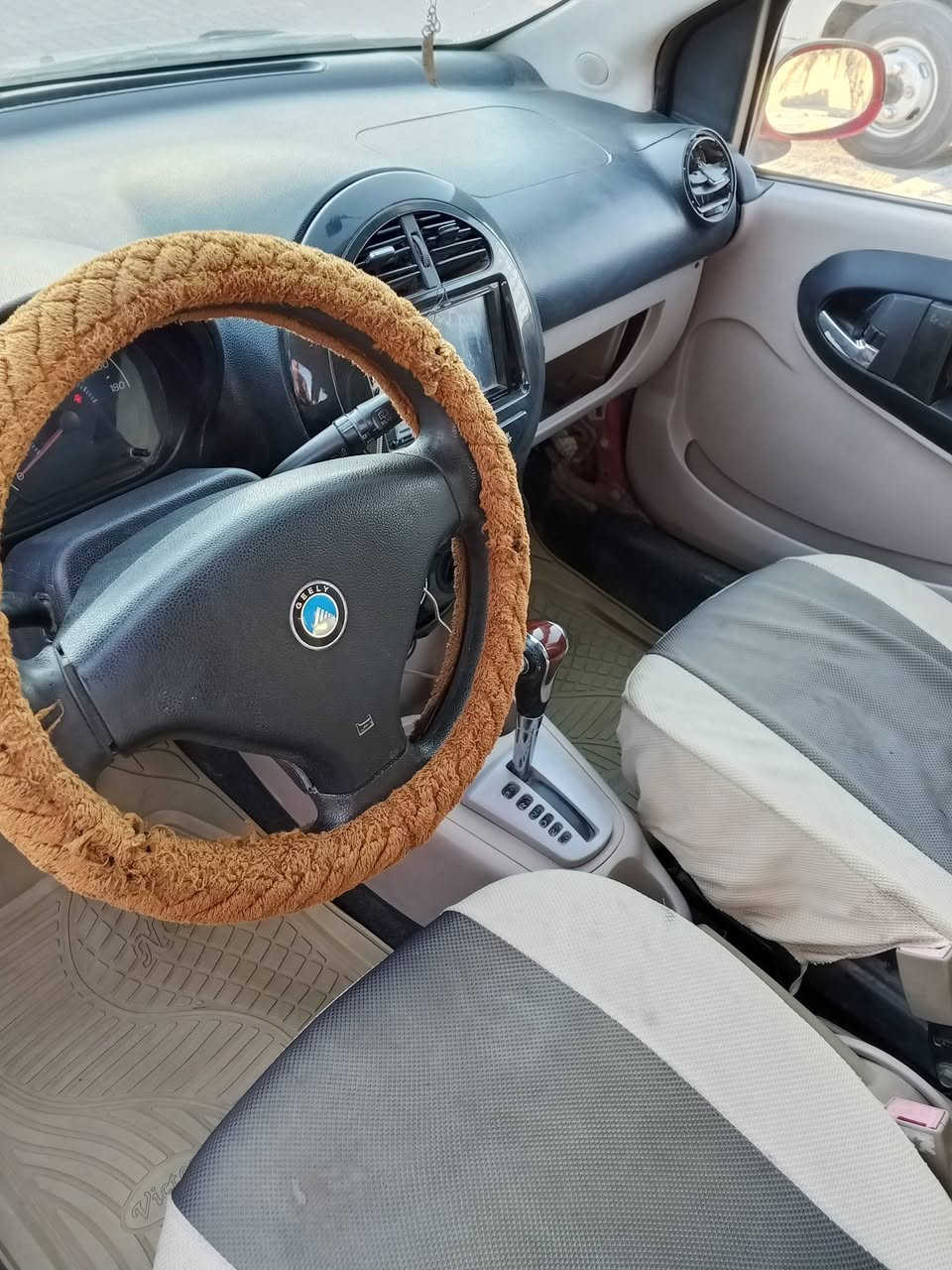 السلام عليكم
باندا 2013
رقم قادسية
كير مكينة مكفولات
السعر 42 وبيه مجال
مكاني نجف قرية الغدير
للأستفسار ***********
