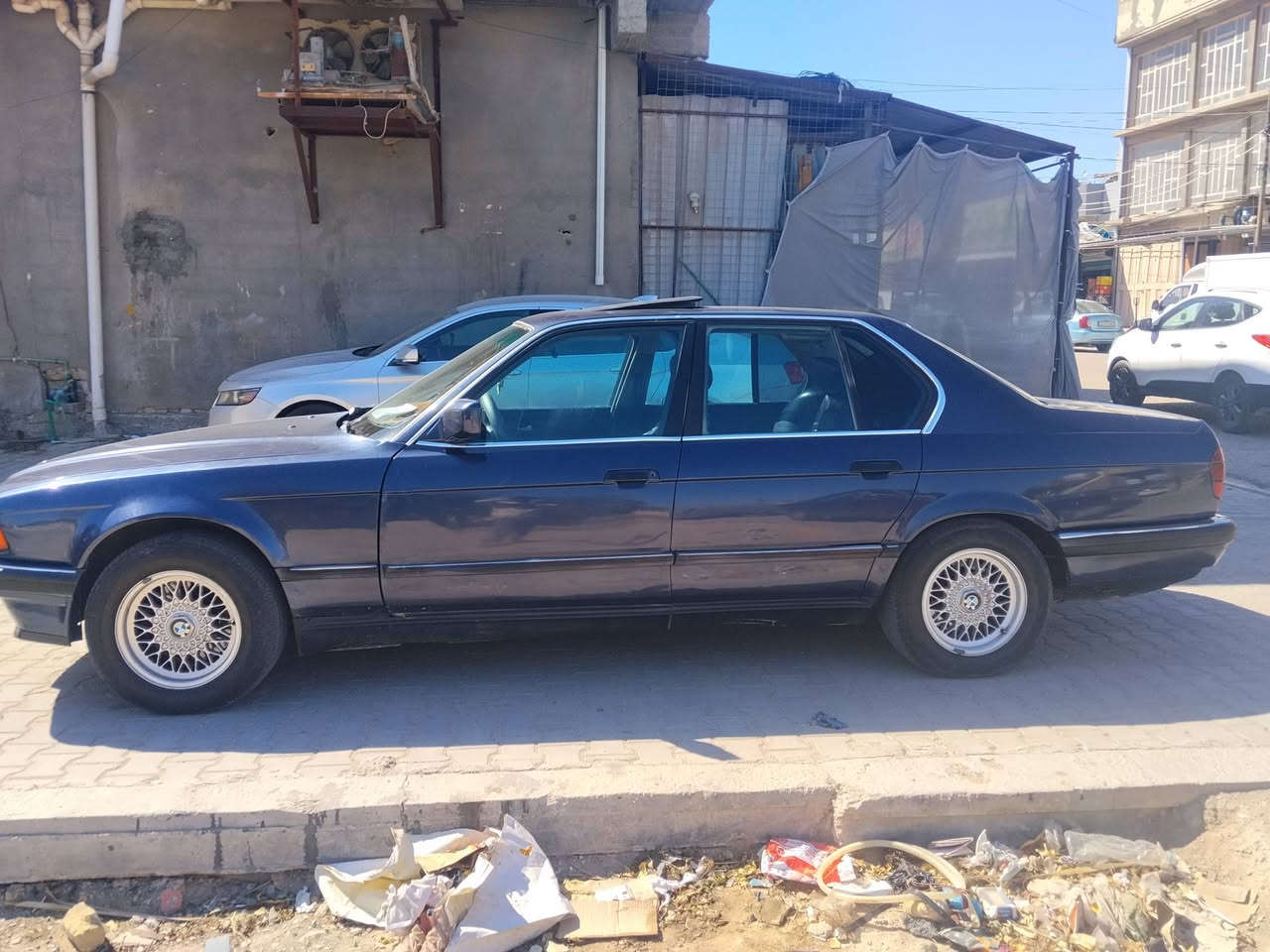 السلام عليكم للبيع سياره بي ام موديل 93 أو مراوس من عده الإيراني والسنويه لل31 مداور ثاني يوم  كير ومكينه حاويه مكفوله من الضربه والشخطه  مصبوغه جماليه حجمهه 735 مكاني كربلاء السعر 48 متواجد واتساب رقمي ***********
