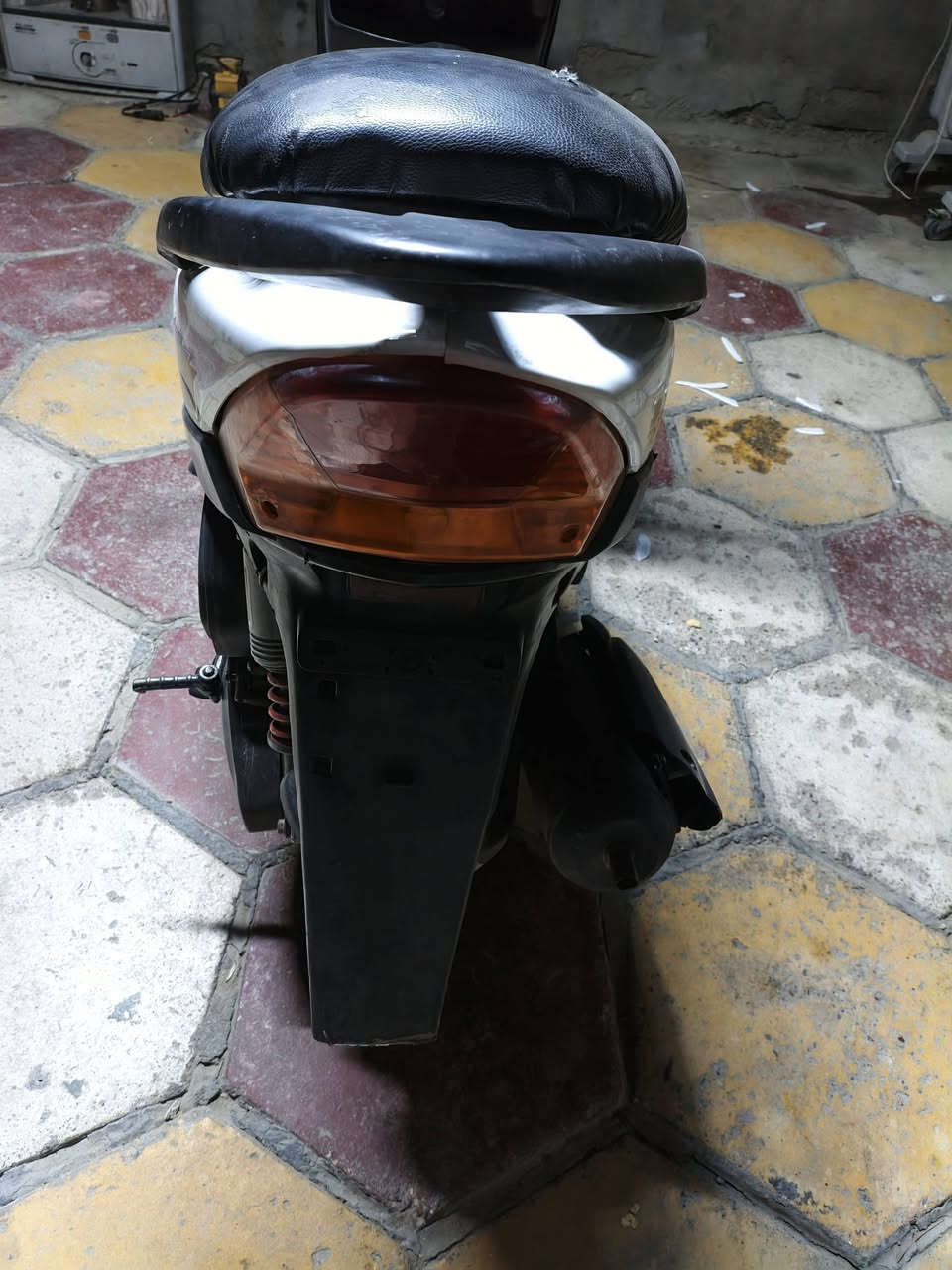 سلام عليكم دراجه ماكس عدله للبيع نضيفه وحلوه شغاله من طول الطول سلف هندر كهربائيات  كلها شغاله بوشه 50 بلاد سعر 500 شراي اتصل على رقم مكاني صالحيه قرب مركز الشرطه ***********
