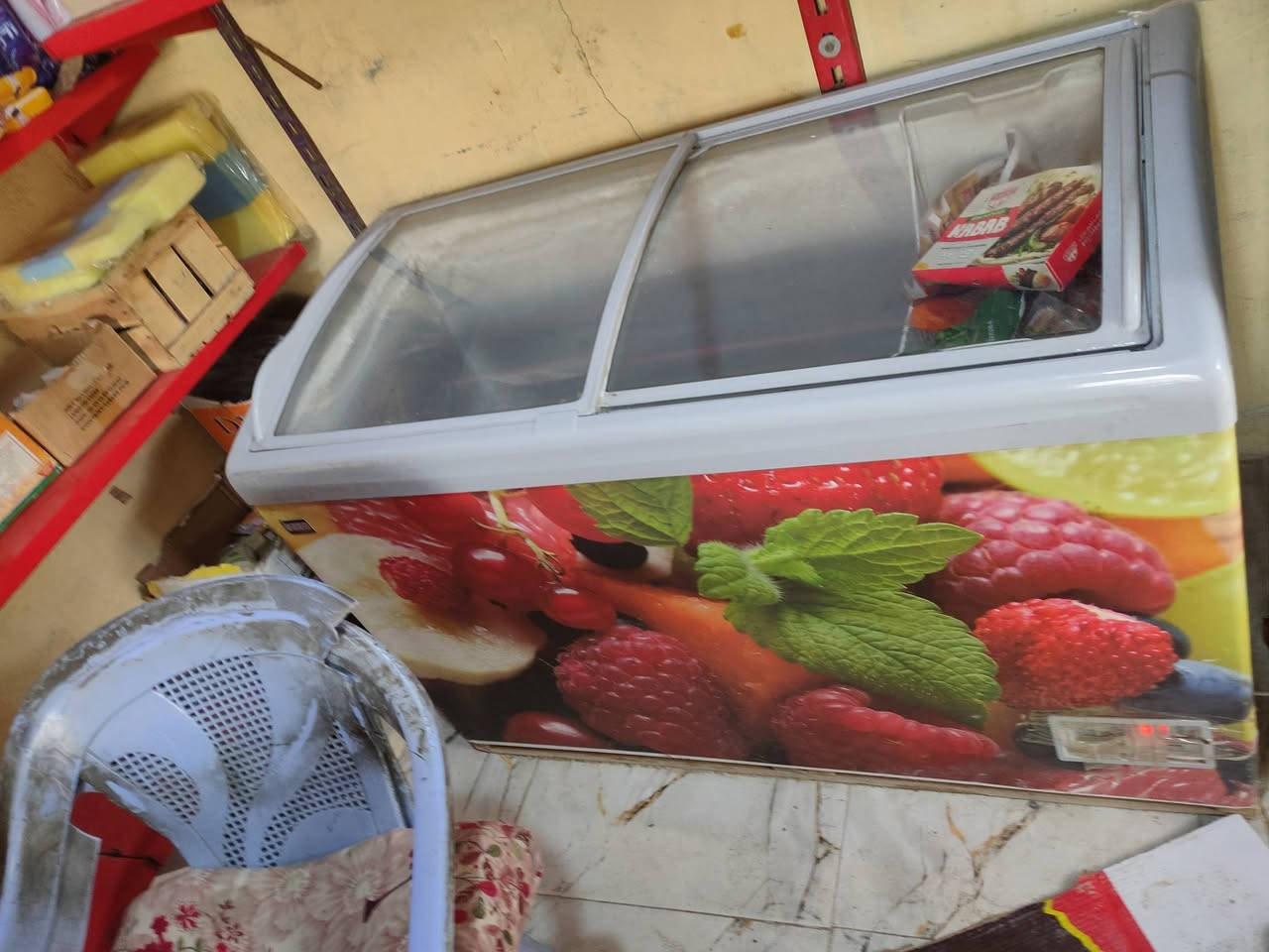 عارضة طرح جديده صارلة شهرين تقريبا وعارضات ثنين نضاف كلشي ما بيهن ومجموعة رفوف وعندي عارضات مال اجباس وياهن كلمن وسعره
العنوان البصرة التنونة الصالحية رقم الهاتف ***********
