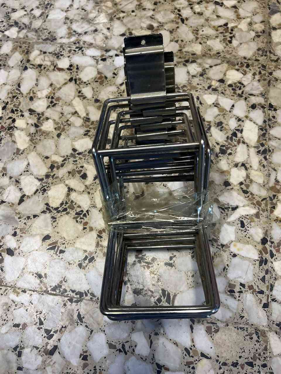 سلام عليكم شباب البيع استاند احذيه العدد200او جوه السعر القطعه 1000دينار مكان بآبل ***********
