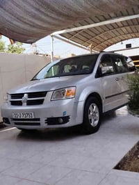 دوج كرفان ٢٠٠٨ محرك ٣٣٠٠ بغداد تبريد ٣قطع لون سلفر بسمي رقم انكليزي بي...