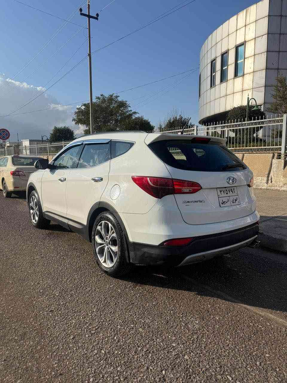 للبيع أو الامراوس 
للأستفسار ***********
#السعر 145
سنتافي خليجي موديل 2015
مكينة دوش 2400
7راكب 
ثلاث قطع تبريد 
مري شفط 
اشاير بلمري 
ترحيب 
تخم تاير جديد 
صدر امامي خلفي جديد 
رقم اربيل تحويل ثاني يوم 
السياره بيهه ثلاث قطع صبغ بدون دواخل جامرلغ وبنيد وباب السايق والسونار بلمنشور 
 
مكان السيارة ديالى بعقوبة بعقوبة, ديالى
