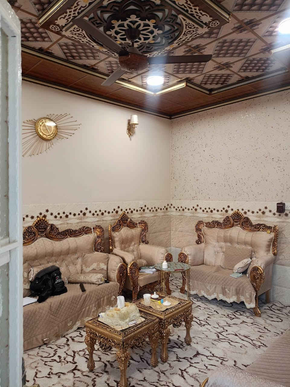 بيت للبيع المساحه 150متر طابق واحد حي الاركان قرب مدرسة الصينيه للاستفسار مراجعة مكتب عمر للعقار حي الاركان شارع 20 قرب مدرسة الكويتيه 🏡 🏡 🏡 🏡 🏡 
*********** ابو اياد 
*********** ابو اياد 
ط
