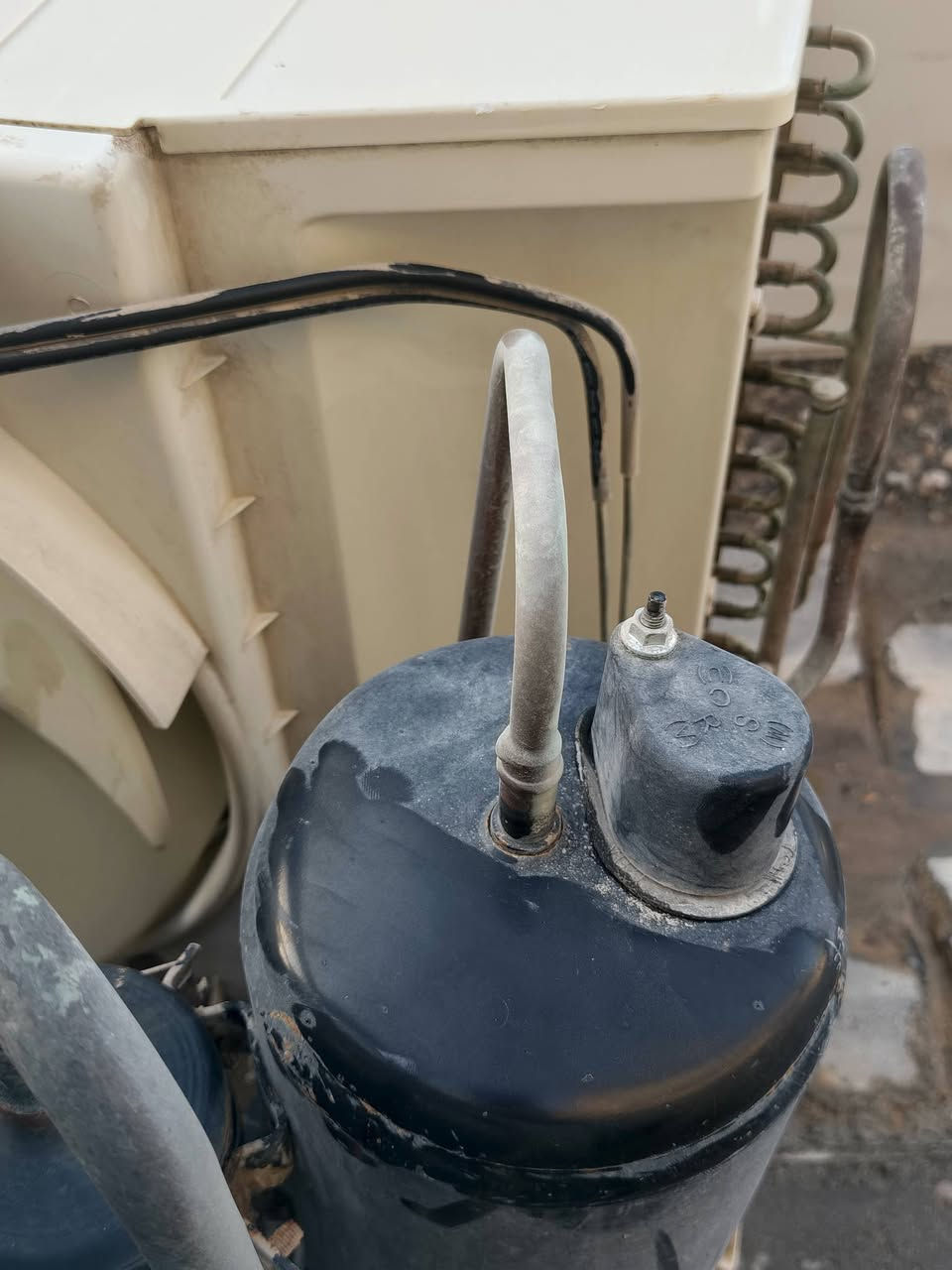 للبيع مكيف ٢طن بلادي بدون تصليح اخو الجديد سعر خاص او الاستفسار ع رقم ***********☎☎
