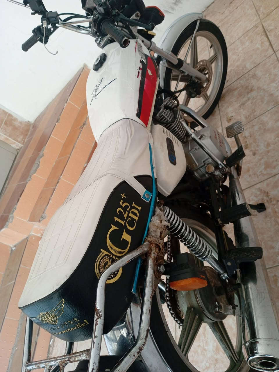 دراجه لل بيع سعر 380وبيها مجال
موقعي سليمانيه قرب امع لكبير لتواصل ***********واتس اب
