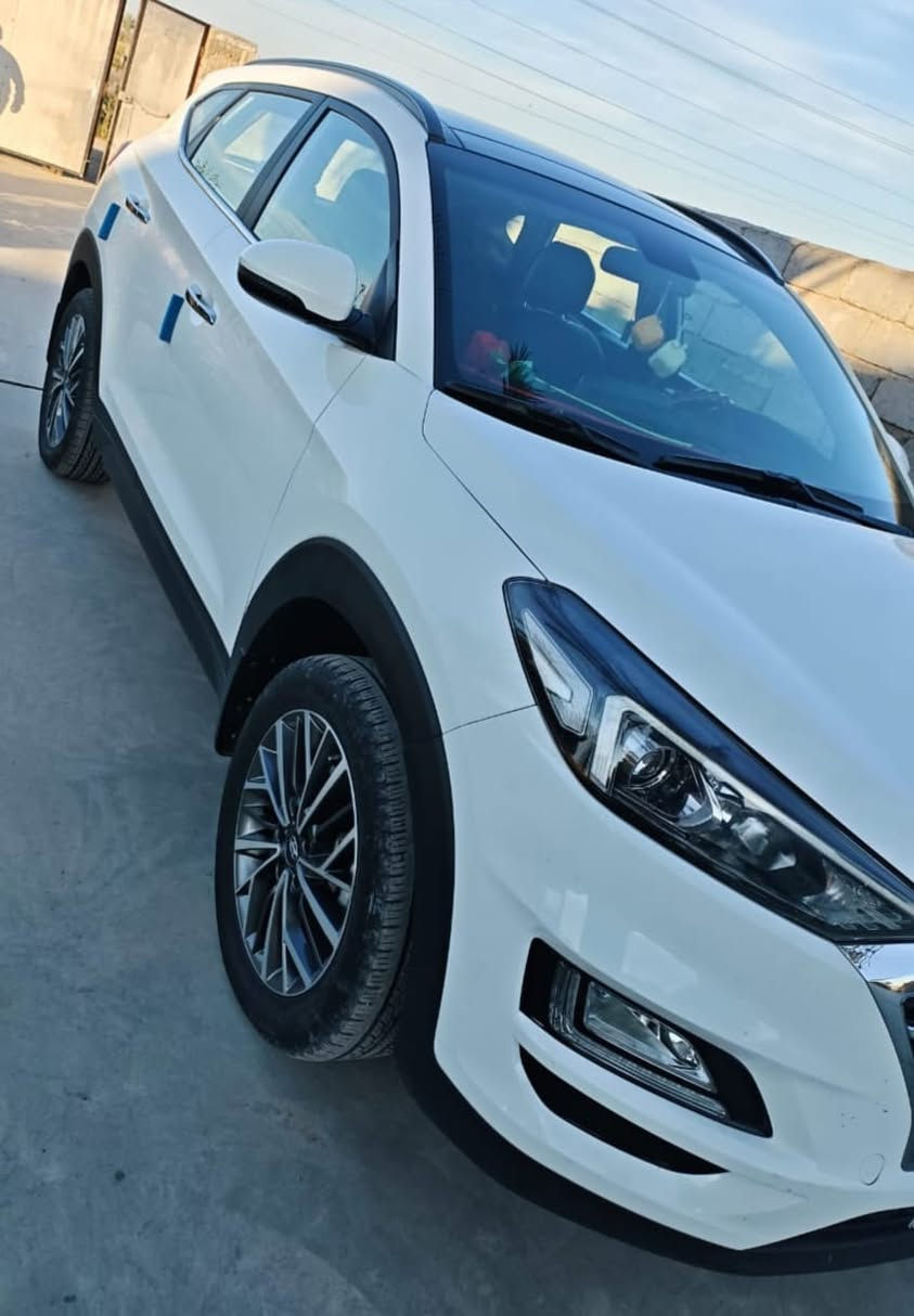 توسان ٢٠٢٠ خليجي مكفوله كفاله عامه فول مواصفات 1/1
شركه الكاصد معروفه مواصفاته 
تفاصيل على رقم *********** واتساب
