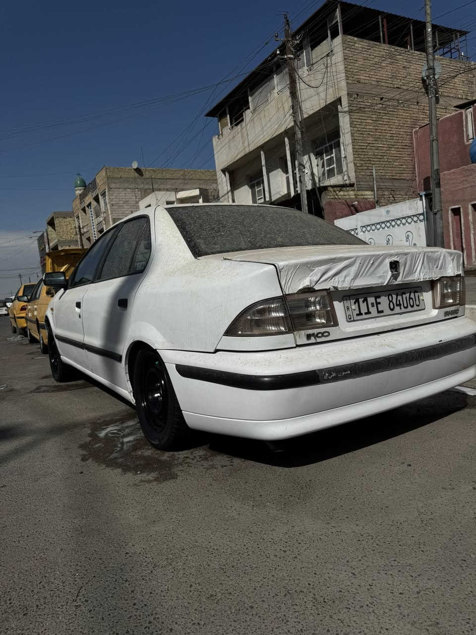 سلام عليكم سمند موديل 12بلادي كرستال بسمي. سياره نضيفه شوفت عينيك مكينه وكير نضيفات حداديه نضيفه تبريد شغال منضومه جديده تخم تاير جديد دوشمه عام سياره بيه فقط جاملغ صبغ الامامي ودوس معمره فقط مكان سياره بغداد
 حي اور قرب جامع الفدردوس رقم ***********رقمي الثاني***********
