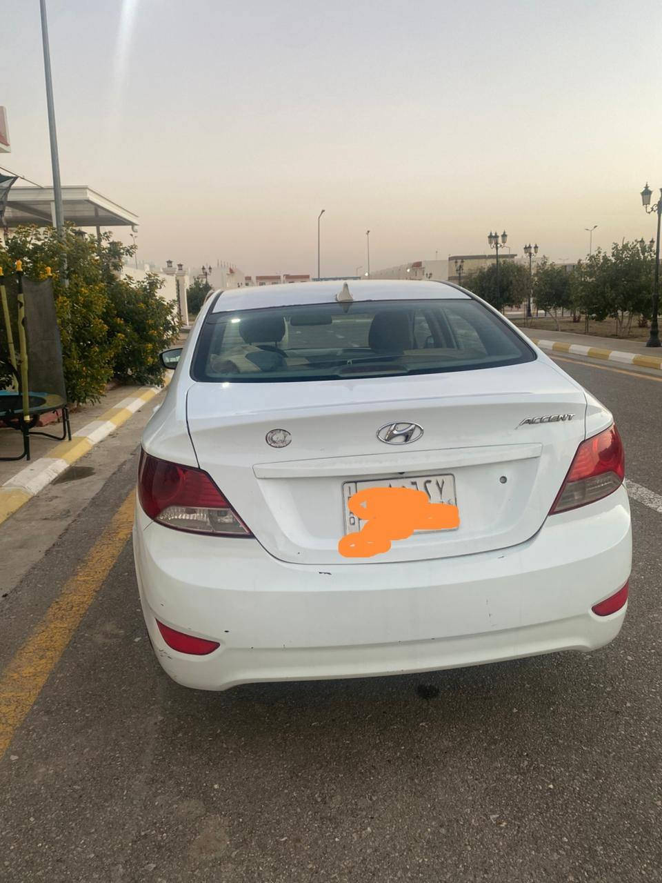 اسلام عليكم للبيع اكسنت خليجي موديل ٢٠١٤ السياره مكينه وكير وحداديه كفاله مداور ثاني يوم السياره بيه رشات صبغ ابيع احزام صبغ السياره خير من الله السعر ٩٠$ وبيه مجال قليل التواصل علرقم ***********
