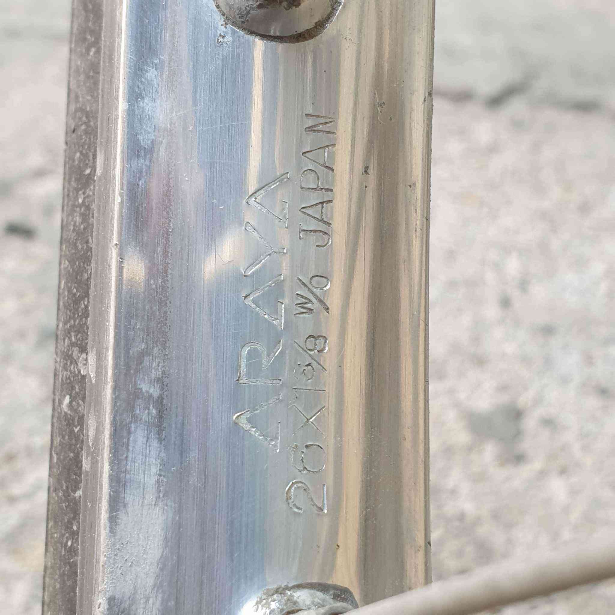 بأسكل رياضي يأباني ماركة نشياكي 
حجم 26
كله شغال كير تخفيف تثكيل 
تقص بس قفل 
يتحمل مسافات بعيده 
ويتحمل وزن 120

وبريك الكدام موجود وايره
نظيف ما مستخدم ووهاي اشتريته وما استخدمته 
100وبي مجال 
مكلفني 140
***********
