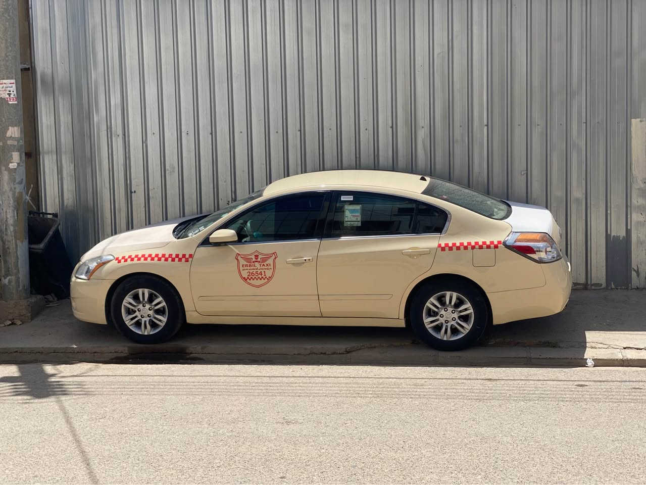 Nissan altima 2012 ger 3ady 3 parchay sbuxa makina ger u tabrde u garmi u klach u 3aina hamuy tazaya karabayaty hamuy basharta sanwey nweya 

*********** أربيل, العراق
