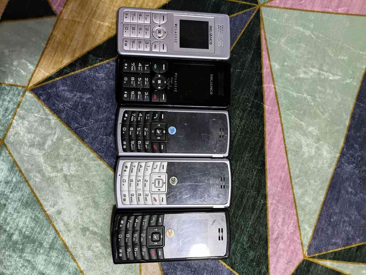 شلعة ٤٢ موبايل شغال لاكن بطارياته منفوخة قسم بي بطاريات منفوخة شوية وقسم بدون بطاريات وشبكة مشتغلت عندي يكولون بكركوك و بالشمال تعمل هاي الشبكة ابيعك فحم ٥٠ الف مع توصيل


**إذا كنت صاحب هذا الإعلان وتريد حذفه لأي سبب، رجاءا أرسل رسالة إلى الدعم الفني**