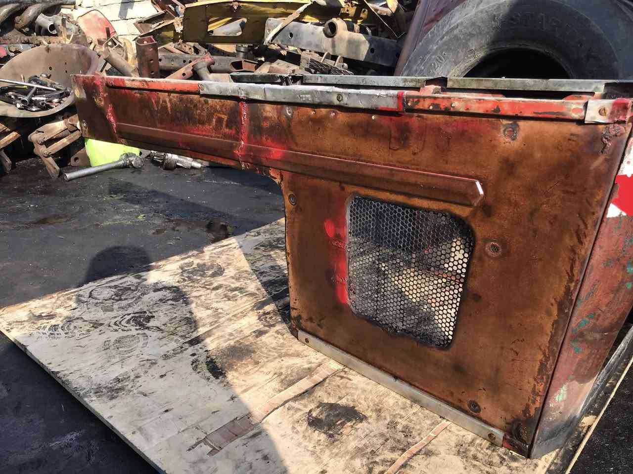 سلام عليكم للبيع كشر عنتر موديل 85
سعر 120 الف بدون بنيد 
***********
***********
