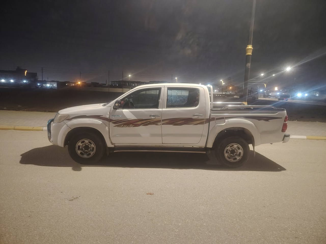 سلام عليكم فورويل كاز ٢٠١٥ جاهز تخم تاير حداديه رقم أنكليزي هزه جديده بسمي اني مكلف بل نشر هاذه رقم صاحبه ***********
