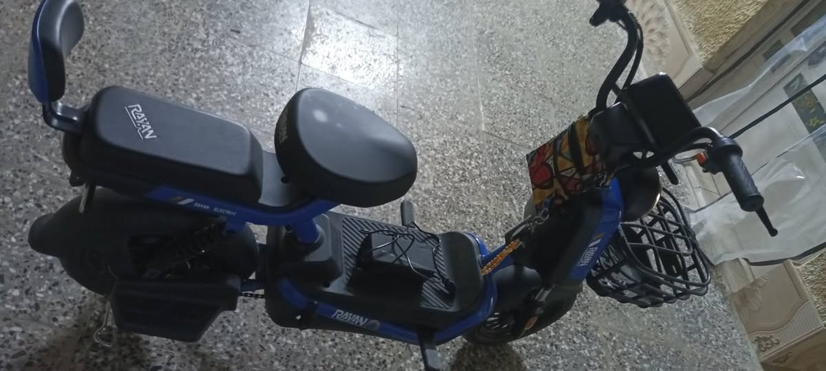 السلام عليكم 
دراجه شحن الريان 
جحم 14 
اربع بطاريات الريان
 ملف  500 حقيقي
 دراجه اي عطل مابيها دراجه جديده تجي شوفها
 سرعته 40 تمشيك25 كيلو 
العنوان بغداد الشعله 
السعر 375 وبي مجال 
 الاستفسار الاتصال على هذا ال ***********
