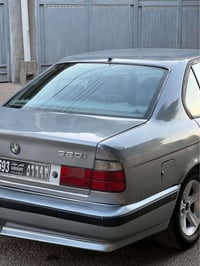 بي إم دبليو 520i • جير عادي • ١٩٩٢