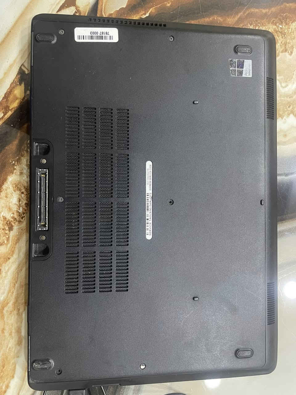 السلام عليكم 

لابتوب Dell Latitude E5450 (نسخة رجال الأعمال)

المعالج: Intel Core i5-5200U (الجيل الخامس).

الرام: 8GB (أداء سريع وممتاز للتصفح والدراسة)

نظام التشغيل: Windows 10 Pro الأصلي.

حجم الشاشة: 14 بوصة (حجم مثالي للتنقل )

حجم الهارد: 256GB
البطاريه : عند الشحن 100 تدوم ساعتين 

نضافه خارجيه 96‎%‎

أنطي سعر عجبني أبيعك


**إذا كنت صاحب هذا الإعلان وتريد حذفه لأي سبب، رجاءا أرسل رسالة إلى الدعم الفني**