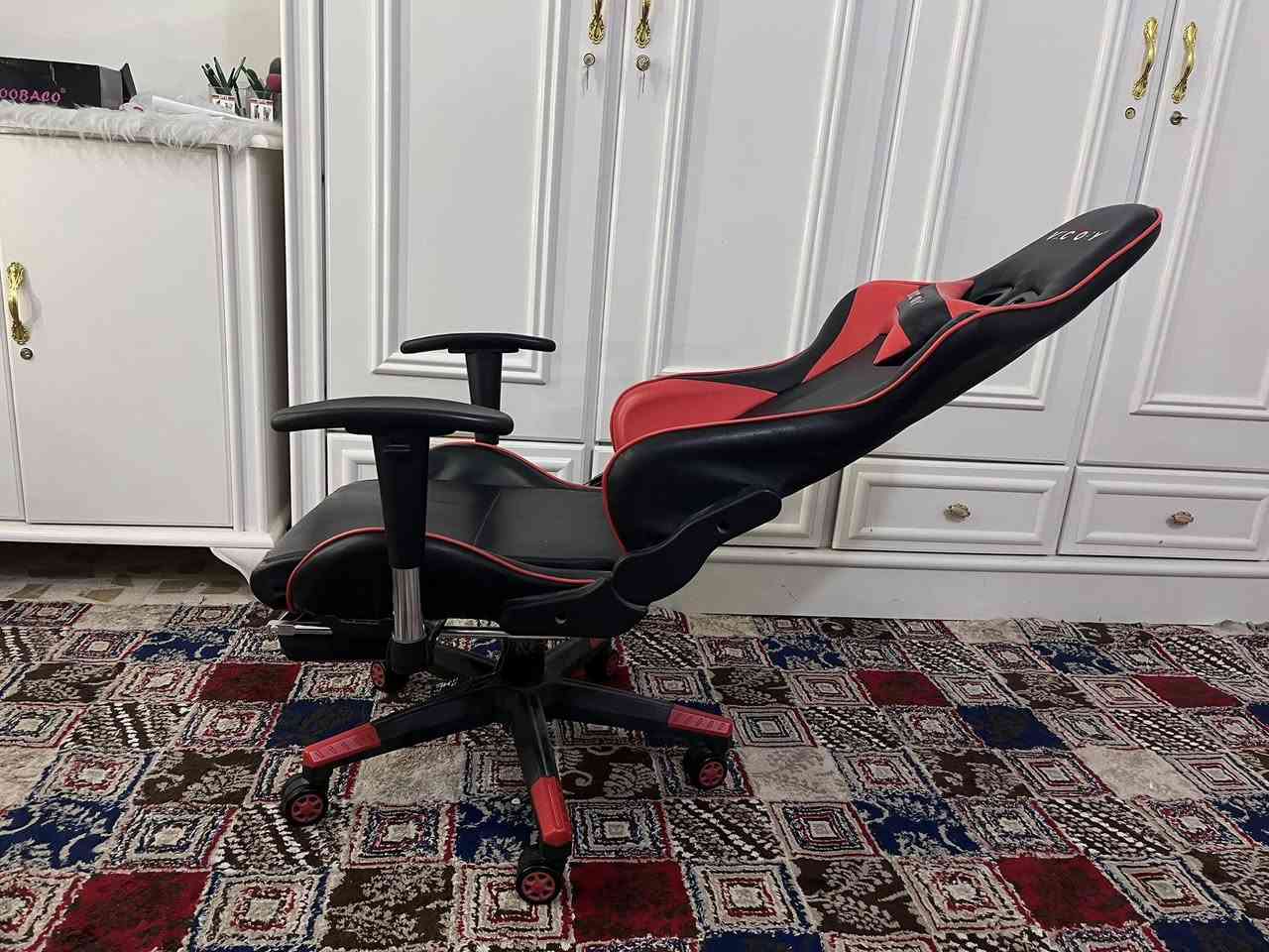 كرسي گيمنك نظيف انحناء 170° درجة مخده للاقدام مخدة ظهر و رقبه  دوار شغال السعر 90 و بي مجال تواصل *********** بي واتساب
