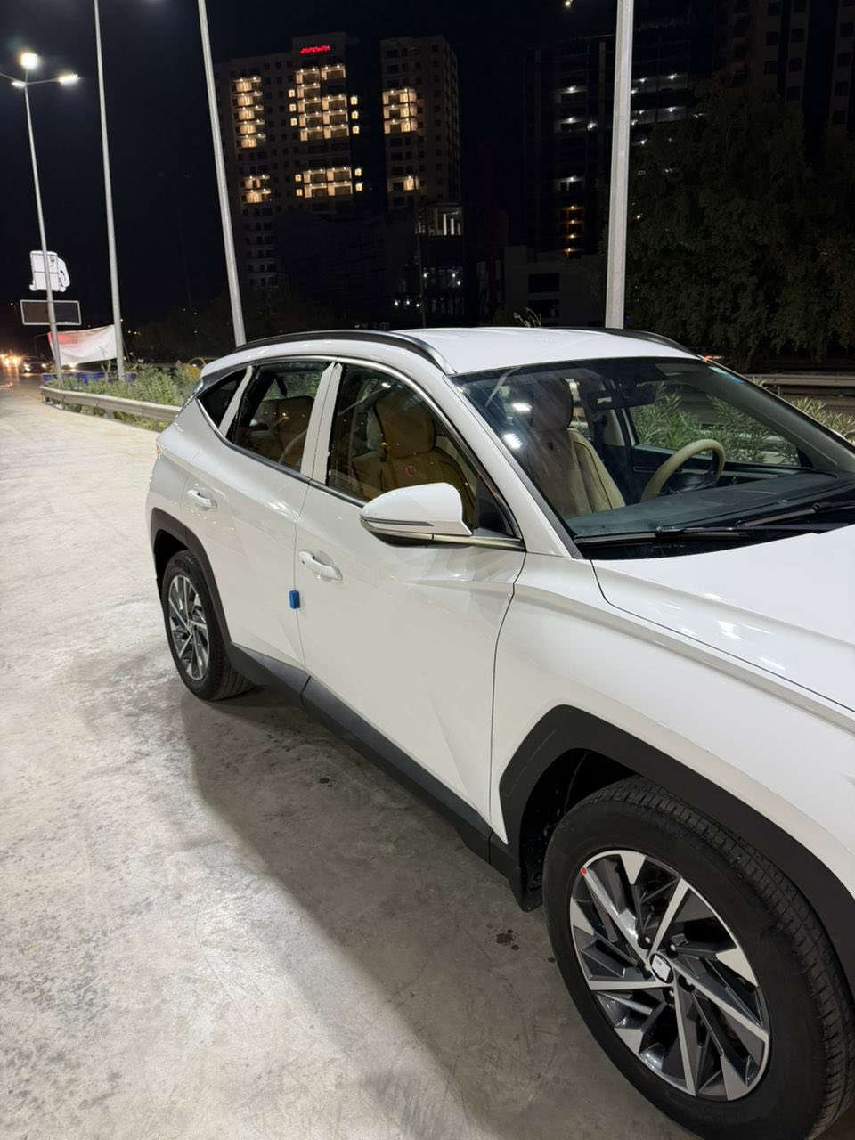 لبيع توكسان 2023 مكفوله فول مواصفات عدا البنراما ماشيه 40كيلو متر رقم بغداد الجديد مكاني بغداد 
السعر 216$
***********
