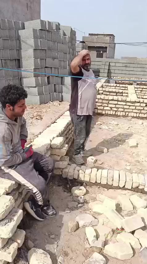 السلام عليكم بيت للبيع المساحه 75متر العنوان بغداد مدينة الصدر الحميديه شارع سيد  عوده الاتصال *********** تستلم مفتاح
