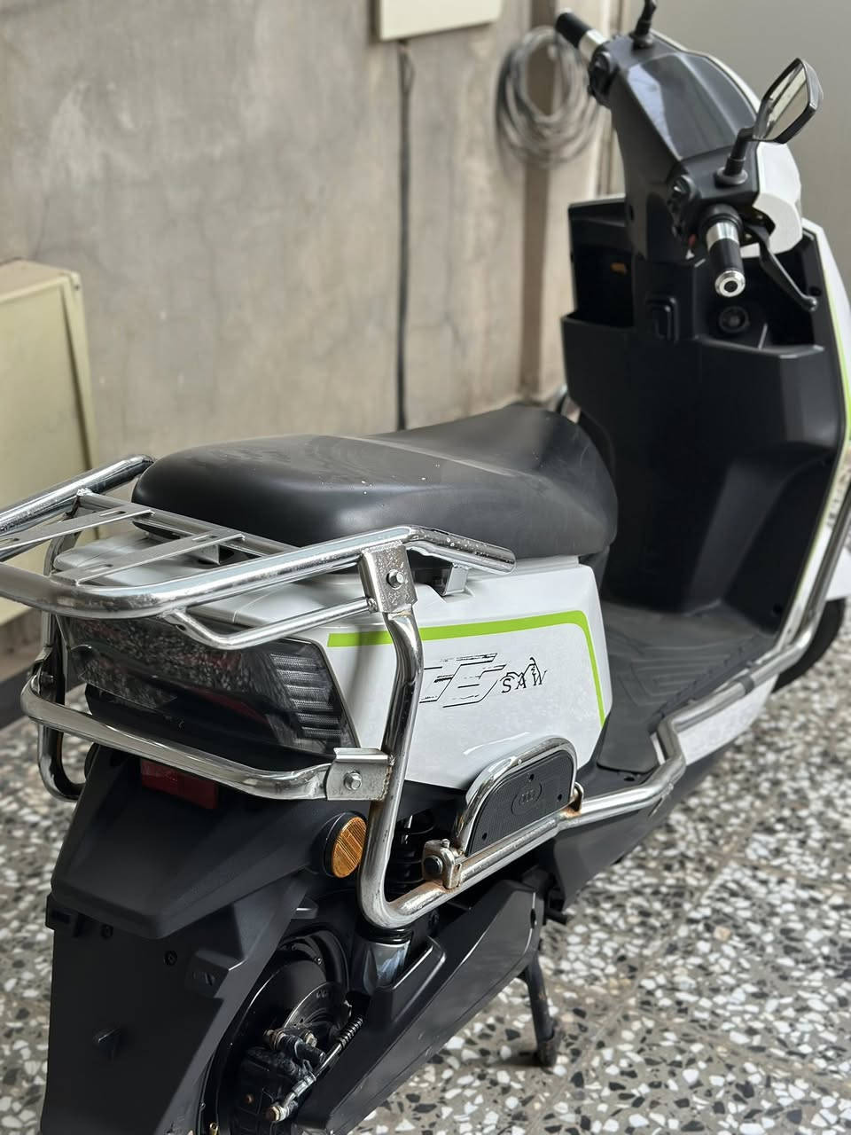 سلام عليكم دراجه شحن للبيع..سرعتها 70 حقيقي..الشحنه الوحده تمشيك 45 كيلو تقريبا. مكاني بابل سعر واستفسار خاص..


**إذا كنت صاحب هذا الإعلان وتريد حذفه لأي سبب، رجاءا أرسل رسالة إلى الدعم الفني**