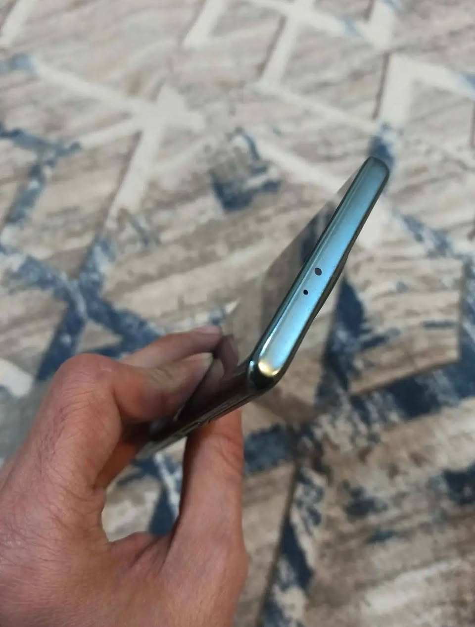 السلام عليكم هونرx9a ذاكره256 رام 8 بطاريه 5000 الجهاز نظيف من كلشي غراضه موجوده  السعر180 الف العنوان الكوت  رقم الهاتف ***********
