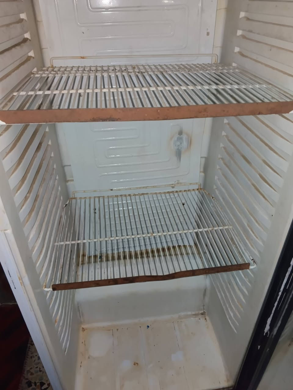 سلام عليكم براد جديد ونظيف تركي اصلي ماطور جديد قبل شهرين شديته البراد كامل ما عوزه شي المكان كوت حي الجهاد ***********
