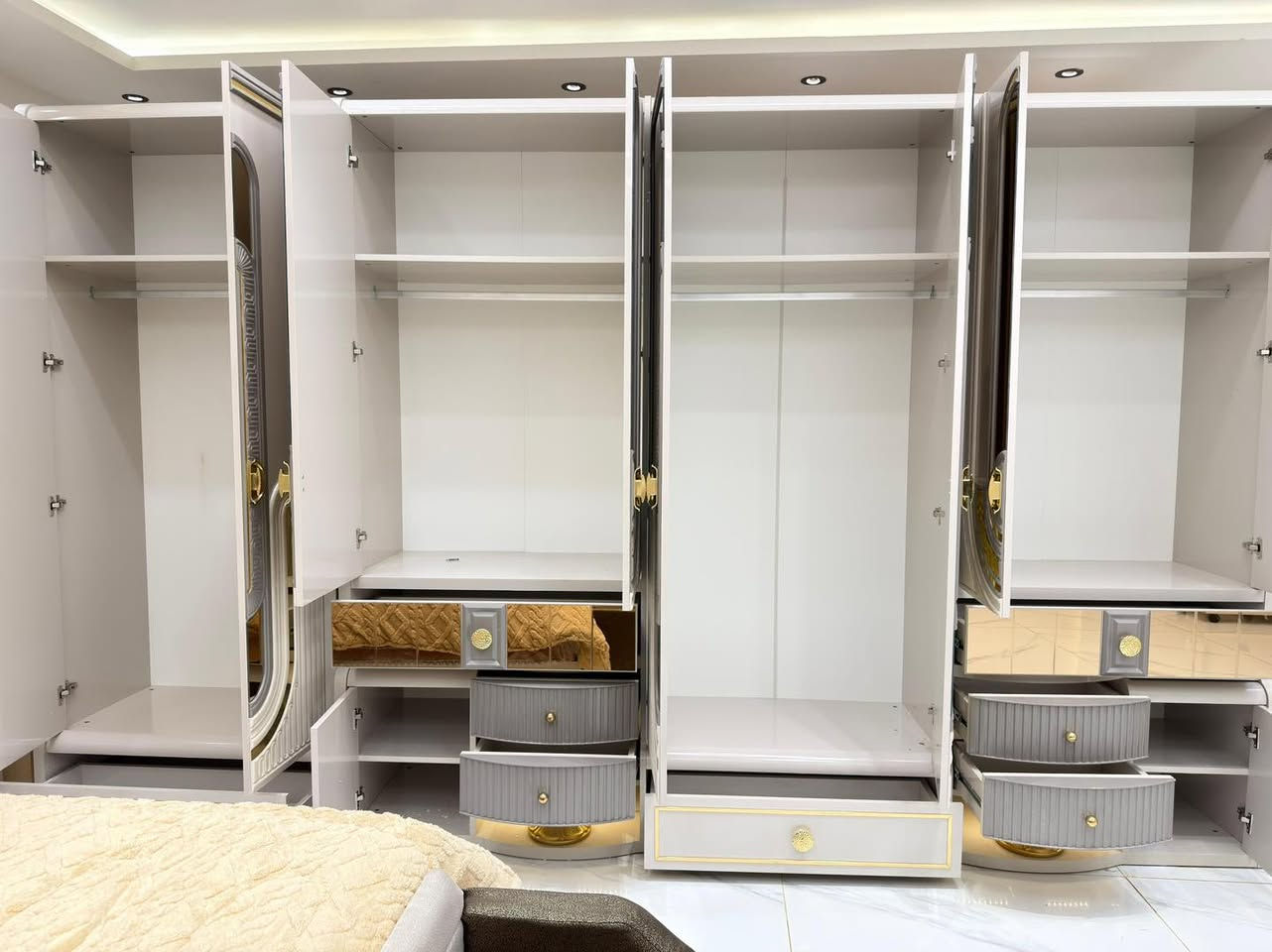 جمال الغرف التركية يمنا وبس 🔥
أجمل التصاميم، أفخم التفاصيل، وأرقى الموديلات تلكوها عدنه وبأسعار تنافسية ✨
إذا تدور الذوق الراقي والفخامة الحقيقية… مكانك معروف 😉

#بـرسـتـيـج_هـوم

عنواننا واسط / العزيزية / شارع الخليج
للاستفسار ***********
