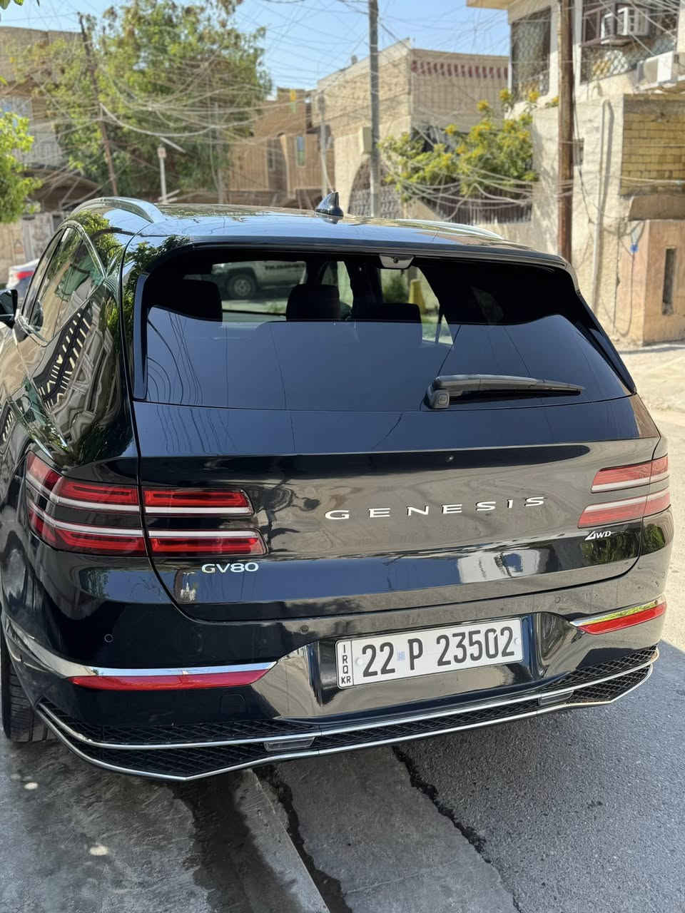 السلام عليكم   Genesis gv80 2025 للبيع
برستيج السياره فول للاخير
ضربتها صندوك خفيفه مصلح نفسه 
بدون دواخل ايرباك السياره كلش حلوه
محرك 6 سلندر 3.5 تون تيربو 375 hp 🔥 
4 كامرات 12 حساس بيها واوتو بارك 
رادارات بكل مكان 
كشنات 4 كهرباء وتدفئه تبريد بيها وستيرن تدفئه كشن السايق مساج بيها خاصية العطر من الشاشه
5 بوب شفط 
بردات كهرباء
المري الوسطي كامرا
16 سماعه صوت قوي جدا
بصمه تقدم السياره وترجعها
ماشيه 14.500 كيلو متر

رقم اربيل مكاني بغداد 
السعر…54000$
***********
