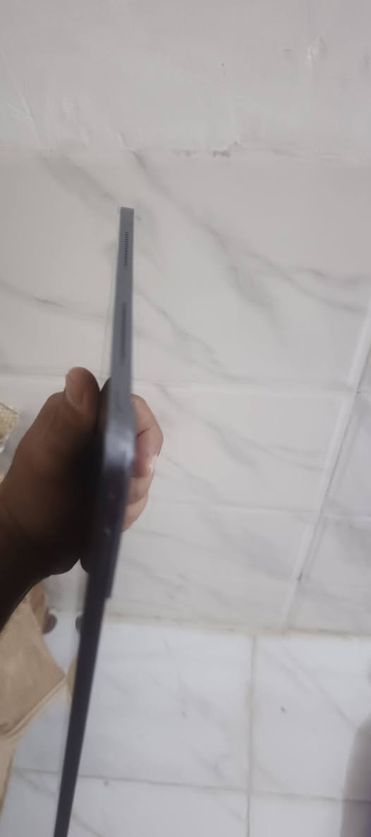 تاب gt انفنكس غني عن التعريف ريدة 350 ...هذا رقمي ***********.بي بس طختين بصيطات..موضحة بي الصور
