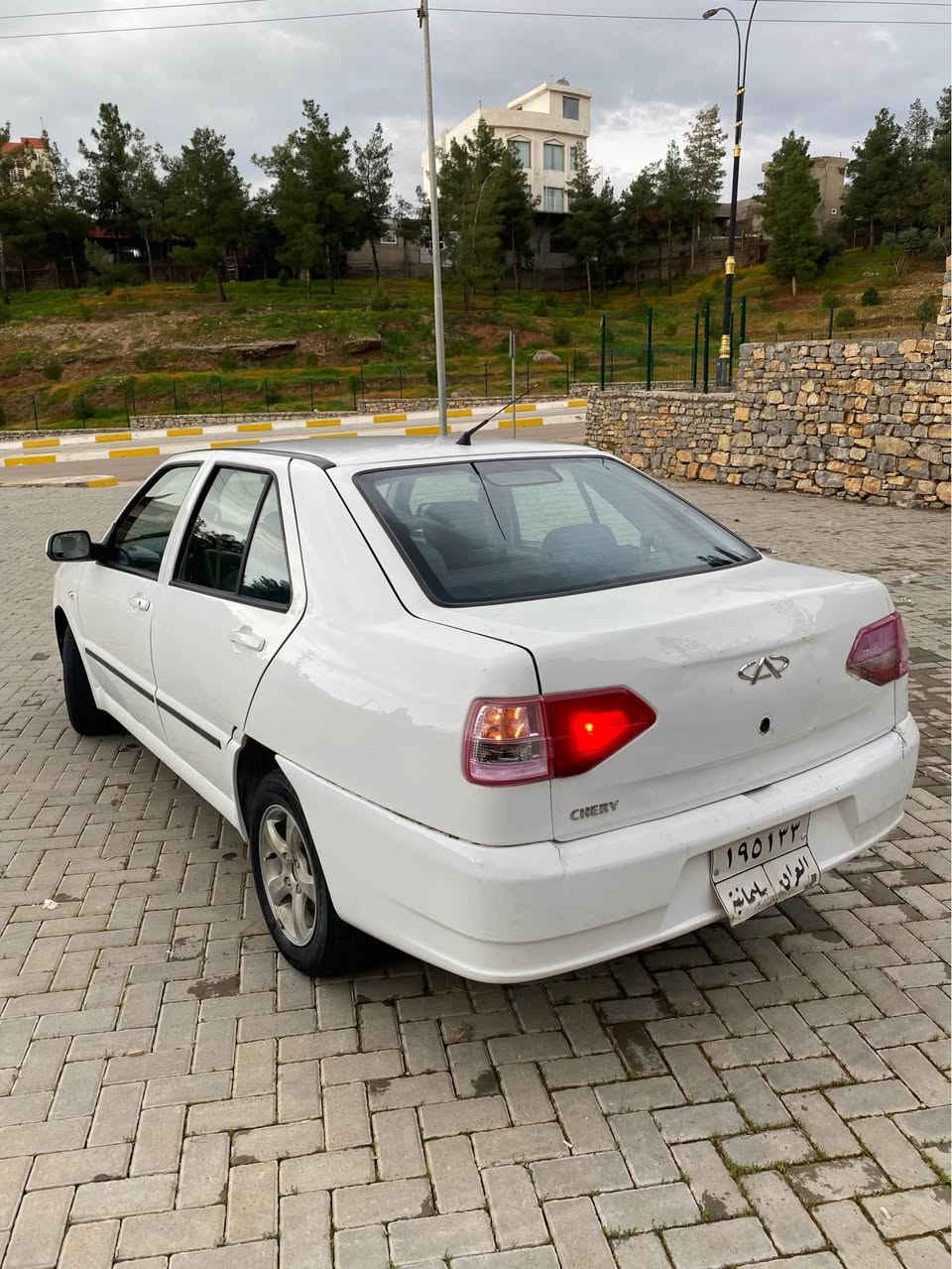 سەرەتا بە ناوی خوای گەورە و میهرەبان

فرۆشتنی خێرا

شێری کیون
مۆدیل ٢٠١٤
رەنگی سپی
مواسفات خلیجی سفری ئیرەیە و چوار جام کارەبایی و دەبل گیچ و دەبل ایرباگ و تەبرید گەرم و سارد و ویل کەپە و قفل مرکزی و گیر عادی و اۆکس و سیدی و بلوتوس و زۆر مواسفاتی تر..!
نموونە لە جوانی و پاکی
گیر و مەکینە و کارەبایی و تەبرید و تەقە و رەقە و تندوتۆلی بەشەرت
سەیارەکە یەک دەستە و بە ناوی خۆمانەوەیە
گیر و مەکینەی بیلاد یابانی لانسەرە گیر عادی
گیر و مەکینەی بەشەرت نەکراوەتەوە
ئەشیای زۆر وەک و خۆل وایە و مەرخوبە
ئەشیایی هەرزانە
٤ تایە و ویلی لۆکی بیلادی لە ژێرە
دەعم و لیدراوی و بۆیاخی نیە بەشەرت
پیش و دوای کەپسە و سەقف و شان و چواردەوری شوشەیی
سەنەوی تازەیە و بە ناوی خۆمانەوەیە و تەحویل و خرامە و بە ناوکردن بەشەرت
ماڵی دۆستە و دیناریک مەسروفی نیە
بۆ عەیب و عار پرسیار مەکە.!
شوین// هەڵەبجەی شەهید
سعری// ٤٣ گڵا و مجالیکی برایانەی تیدایە

ئاسیا ***********
کۆرەک ***********
ژمارە تەلەفون.! واتساب و تیلگرام و ڤایبەری لەسەرە.! حلبجة, السليمانية
