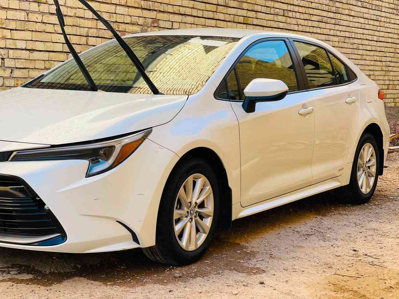 السلام عليكم  (للبيع فقط )
كورلا  هايبرد وارد امريكي  مديل 2024  ياباني وليس صيني  بغداد باسمي ماشيه 29 
مواصفات  نص فول 
ويل كب حجم 16 اصلي 
بصمه تشغيل بصمه ابواب  بصمه جنطه
رادار 360 كل الجوانب وباقي المواصفات معروفه
حادث دعاميه فقط ومبدله نفس الون اصلي بدون صبغ السياره بدون دواخل بدون تكحيل بدون تبديل 
ايرباك برده ودركه  
والباقي كفاله عامه من الشخط 
السعر (162) وبيه مجال بصيط 
 عنوان بغداد  الكرخ حي التراث 
الهاتف ***********

