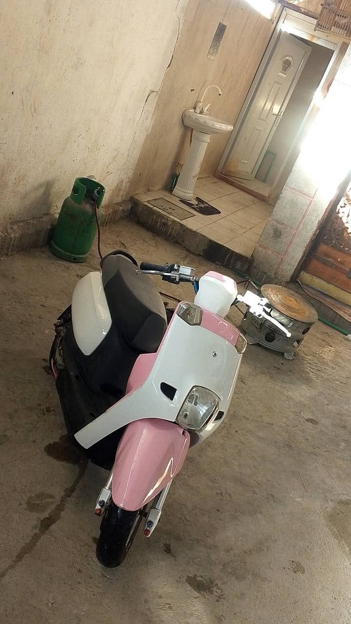 سلام عليكم دراجه بوليس شحن للبيع دراجه فول موصفات اشاير يمنه يسره ودبل شاره سطاب خلفي سكنات مكاني ماخذها مليون وربع ورايدها 950 وبيها مجال نشالله مكاني بصره تنومه ***********
