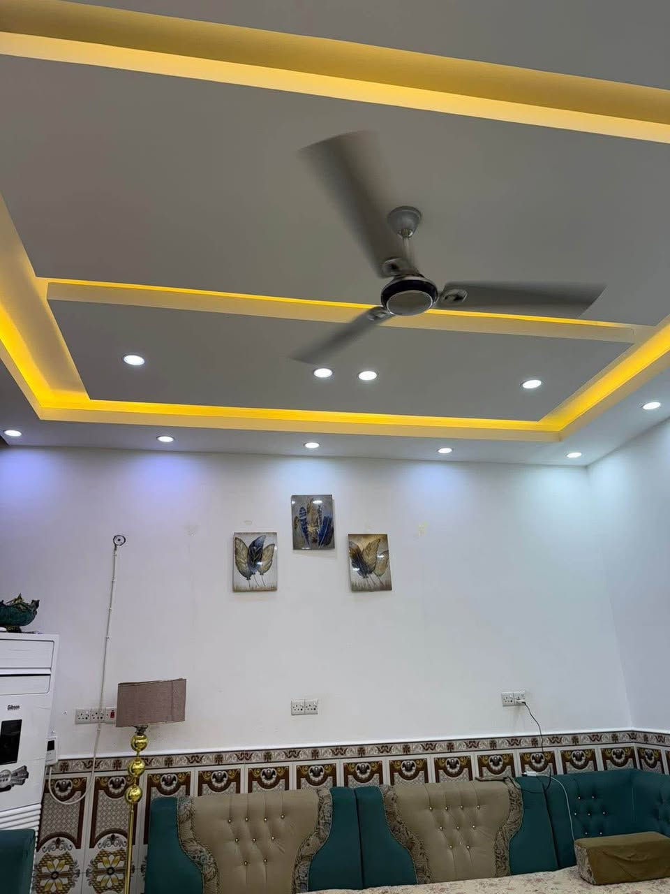 بيت طابقين للايجار في منطقة ياسين خريبط بناء حديث يحتوي ست غرف  بالاضافه الى صاله ومطبخ وصحيات وكراج
.
 سعر الايجار مليون وربع  

للمعلومات اكثر التواصل على الارقام الموضحه او زيارة
الموقع 
البصره_ شارع عام حي الزهراء _ قرب مستشفى النفط
***********
*********** البصرة, العراق
